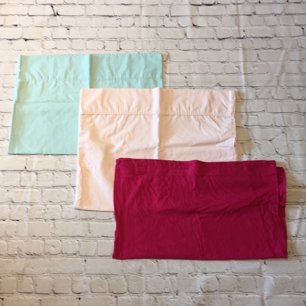 Assorted Pillow Cases - Picture 5 of 5
